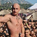 Desingerica vrši nuždu pored kreveta: Zgrozio sve - njegova ćerka zatekla šok prizor u prostoriji