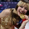 Šljokice, Dona Samer i vatra na ledu: Američka klizačica Liu olimpijska šampionka