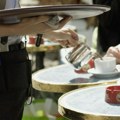 Увек помажете конобару да рашчисти сто у кафићу и ресторану? Психолози кажу да тај гест открива ово о вама