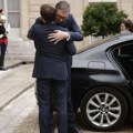 Вучић иде у Париз на војну параду