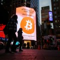 Najveći odliv iz Bitcoin ETF-ova u šest nedelja, bitcoin stagnira