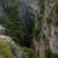 Dete palo u jarugu duboku 25 metara u Grčkoj: Pokrenuta akcija spasavanja