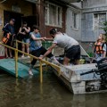 Rusija i Ukrajina: Evakuacija iz poplavljenog Hersona se nastavlja uprkos granatiranju, opasnost od plutajućih mina
