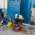 Stotine zatvorenika pobeglo iz zatvora na Haitiju posle napada oružane bande, pet mrtvih