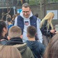 Sve što radimo, radimo za našu decu: Mališani sa KiM stigli u Beograd, sačekao ih Petković - Priređen im obilazak…
