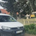 Tabla kosovske pošte postavljena na objekat Pošte Srbije kod Vučitrna