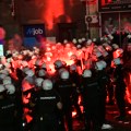 Povređen asistent N1 na protestu