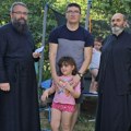 Eparhija niška uručila pomoć porodici iz Doljevca i poziva građane da pomognu maloj Jani