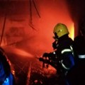 Požar u stanu na Jugovićevu, muškarcu ukazana lekarska pomoć (VIDEO)