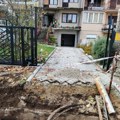 Једном суграђанину је улаз у двористе онемогућен?