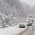 Sneg napravio haos u Zlatiborskom okrugu! Šleperi se poprečili, uvedena zabrana za teretnjake, bilo i manjih nezgoda