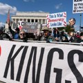Milioni ljudi na skupovima "No Kings" širom sveta: "Ono što mi pružamo je ismevanje kralja"