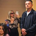 Jovana Jeremić sa Tigrom otišla u školu po ćerku, pa se oglasila: "Čovek bez porodice je kao..."