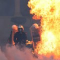 Demonstranti bacali Molotovljeve koktele u Tirani