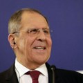 Sergej Lavrov svira gitaru, piše poeziju i splavari