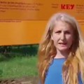 Opoziciona aktivistkinja divljala zbog izgradnje vrtića! Napala predsednika opštine, novinarku i srušila informacionu tablu…