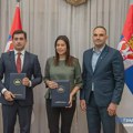 Počinje izgradnja glavnog gradskog kolektora dužine 1,75 kilometara, gradonačelnik potpisao ugovor! Beograd - Gradski…