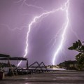 Hitno se oglasio RHMZ: Dva dela Srbije uskoro na udaru nevremena: Na snazi žuti meteoalarm, stižu pljuskovi i grmljavina