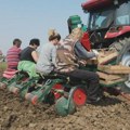 Ogromna ulaganja u poljoprivredu dragačeva: Opština do sada izvojila preko 240 miliona dinara za nabavku mehanizacije…
