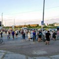 Deveti dan blokada u Valjevu – Građani prelazili pešački ispred MUP-a