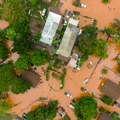 Najgore poplave u poslednjih 20 godina: Preko sto ljudi spaseno na Havajima, ima povređenih (foto/video)