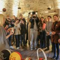 Srbija dobija suvenir koji spaja tradiciju, diplomatiju i turizam: Lopte sa ćiriličnim i kineskim pismom