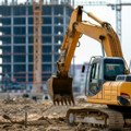 (Foto) Drama na gradilištu u Novom Sadu: Mašina probila gasnu cev, urušio se objekat