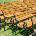 Opština Bečej odbija donaciju 42 parkovske klupe koje su želeli da joj poklone građani