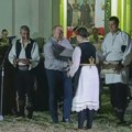 U Vražogrncu počela dvodnevna 42. Smotra narodnih običaja ,,Vražogrnački točak"