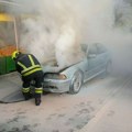 (Foto): Utvrđuju se okolnosti: U požaru u Banjaluci izgorio BMW