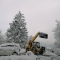 Skoro 2 metra snega, putevi totalno blokirani: Mećava napravila haos u Sloveniji, saobraćaj obustavljen