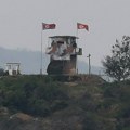 Severna Koreja ispalila više od 200 artiljerijskih granata ka granici, Južna Koreja evakuiše dva ostrva