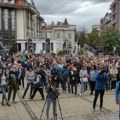 Porodice su razorene, a deca prepuštena nama: Završen protest prosvetnih radnika u Kragujevcu