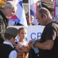 Srbi sa Kosova i Metohije stigli u Gornji Milanovac, dočekali ih meštani