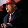 Donald Tramp ponovo uvredio novinarku: Američki predsednik joj poručio da je „uvek glupa i gadna“