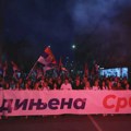 VIDEO Naprednjaci bakljama zapalili nišku Tvrđavu tokom predizbornog skupa