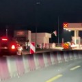 Tempirana bomba na putu kod Preljine: Ušao u kontra smer, pa se zaustavio kod naplatne stanice (video)