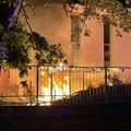 Požar u dvorištu zgrade EPS u Novom Sadu: Buknuo ogroman plamen, deo objekta bez struje (video)