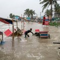 Snažan ciklon pogodio Indiju i Bangladeš, ima mrtvih: Više od milion ljudi evakuisano, oštećene kuće