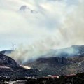 Veliki požar kod Splita: Na terenu veliki broj vatrogasaca, u gašenju učestvuju i kanaderi (video)