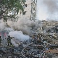 Ukrajinski zvaničnici: Najmanje 15 osoba poginulo u Kijevu zbog ruskog napada raketama i dronovima