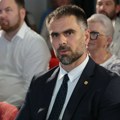 Građani izviždali gradonačelnika Novog Sada Mićina
