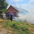 Veliki požar pored glavnog puta Leskovac – Niš, gore polja pšenice i nisko rastinje