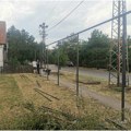 Zbor građana MZ Žarko Zrenjanin uspeo u svojim namerama: Započeta zamena propale zaštitne ograde na igralištu! Zamena ograde…