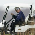 "Golf force one" Zbog straha od atentata oklopno vozilo u stopu pratilo Trampa na partiji golfa u Škotskoj