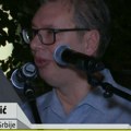 Vučić se obratio pristalicama SNS okupljenim na protestima u Beogradu: Važno je da sačuvamo građanski mir