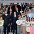 Dačić obišao OŠ „Mihajlo Pupin“: Akcije s ciljem upoznavanje dece i roditelja o bezbednosti u saobraćaju