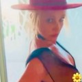 Novi video Britni Spirs šokirao svet - uvijala se u prozirnom bodiju, ispale joj grudi, pokazala i zadnjicu