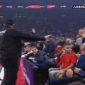VIDEO Navijači Zvezde izazvali haos, umalo sukob sa košarkašima Partizana