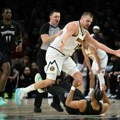Brutalne scene - Jokić se potukao sa pola tima Minesote! Srbin patosirao rivala, nastao je opšti haos: Epska sramota igrača…